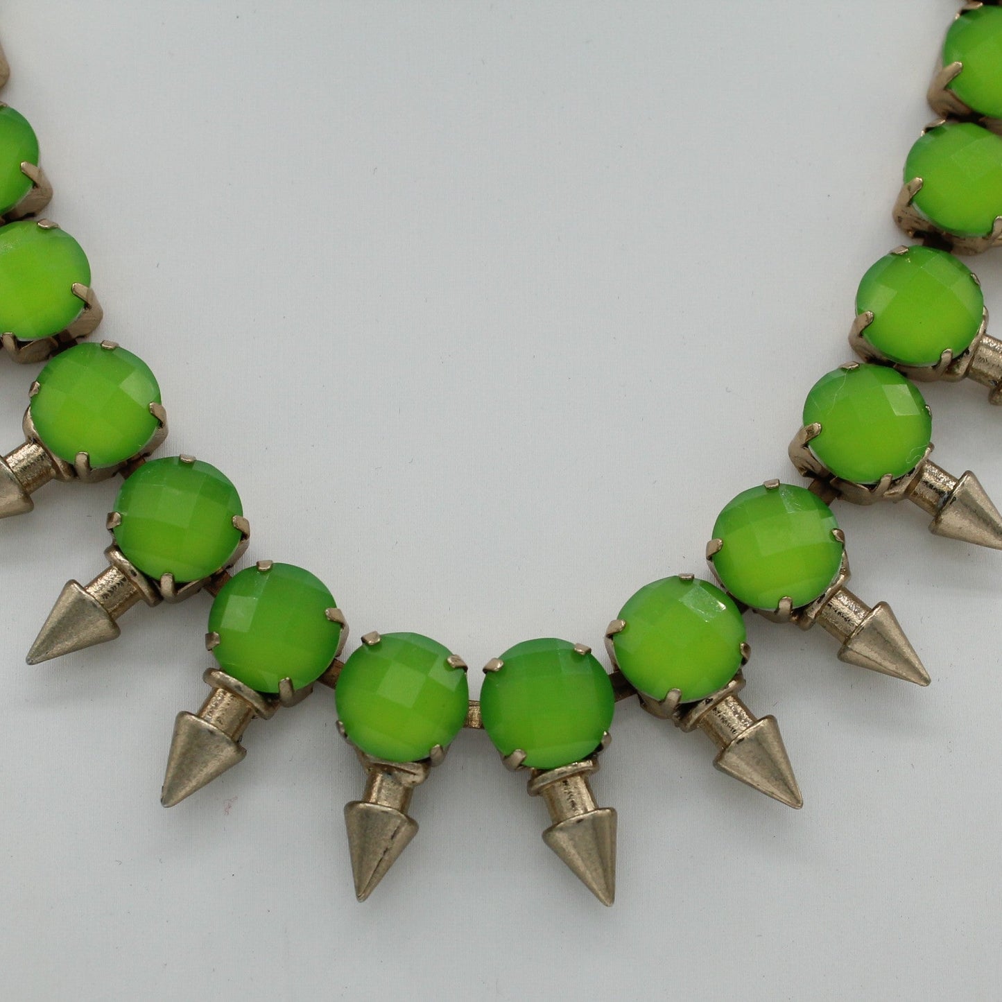 Verdant Viper: Fierce Green Statement Necklace