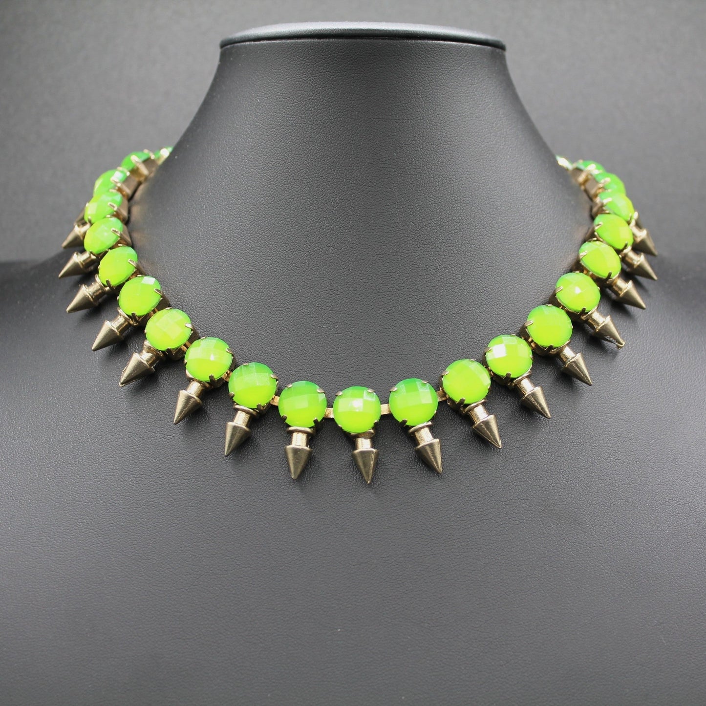 Verdant Viper: Fierce Green Statement Necklace